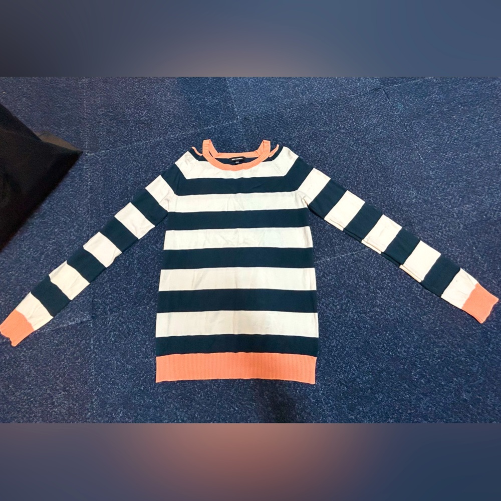 525 America striped navy and white crewneck with peach trim and slits in collar